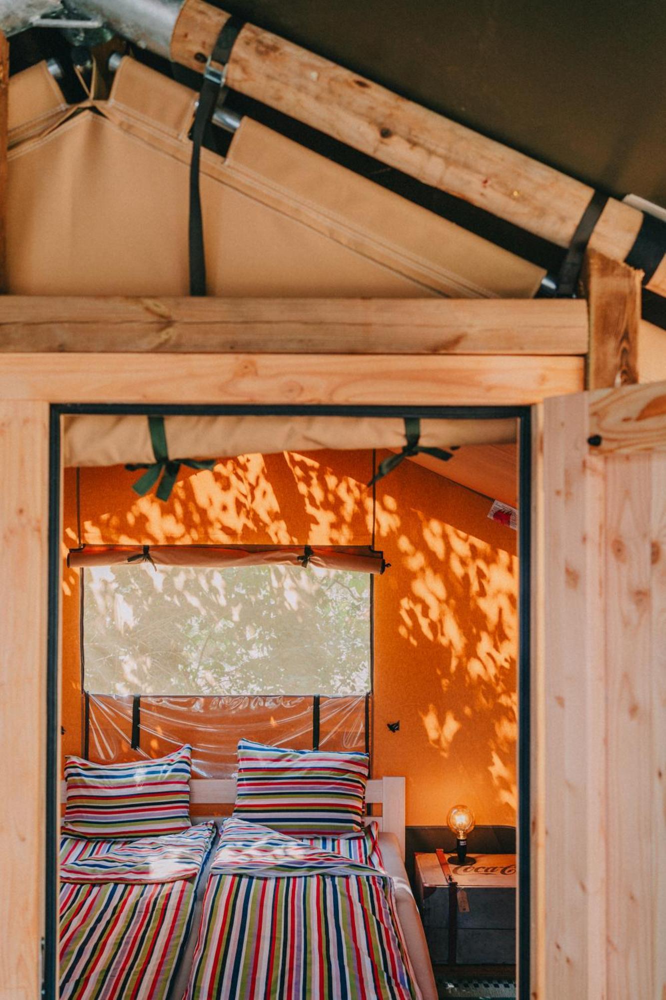 Rendes Glamping Hotel Balatonrendes Ngoại thất bức ảnh