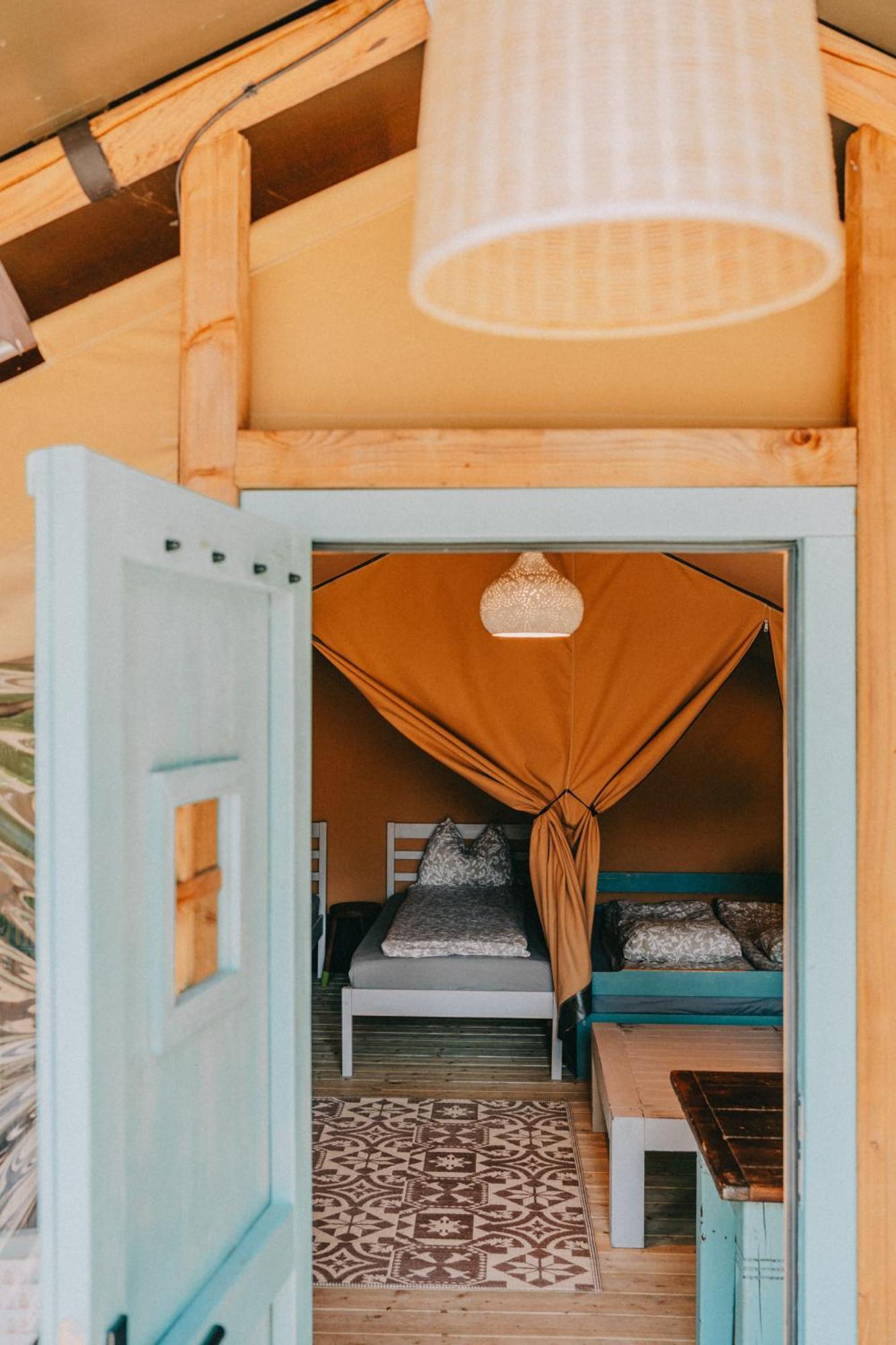 Rendes Glamping Hotel Balatonrendes Ngoại thất bức ảnh