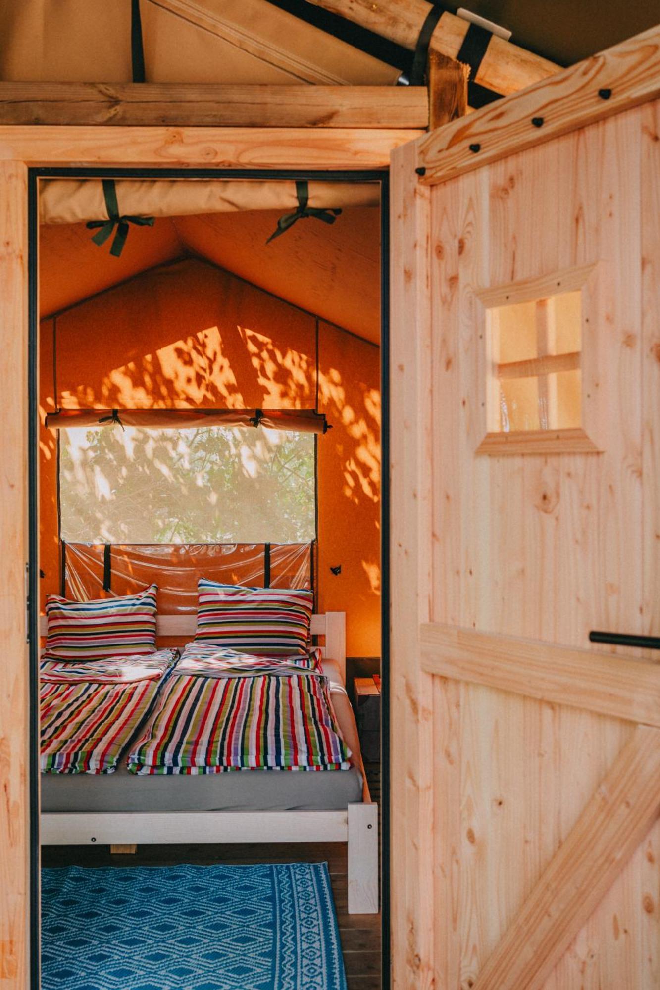 Rendes Glamping Hotel Balatonrendes Ngoại thất bức ảnh