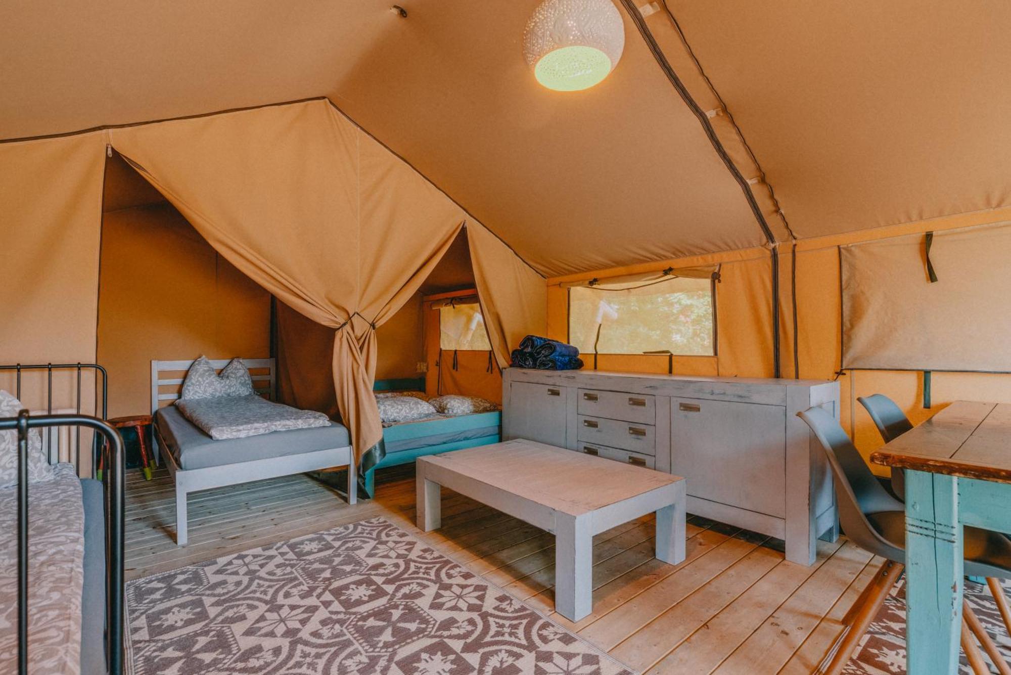 Rendes Glamping Hotel Balatonrendes Ngoại thất bức ảnh