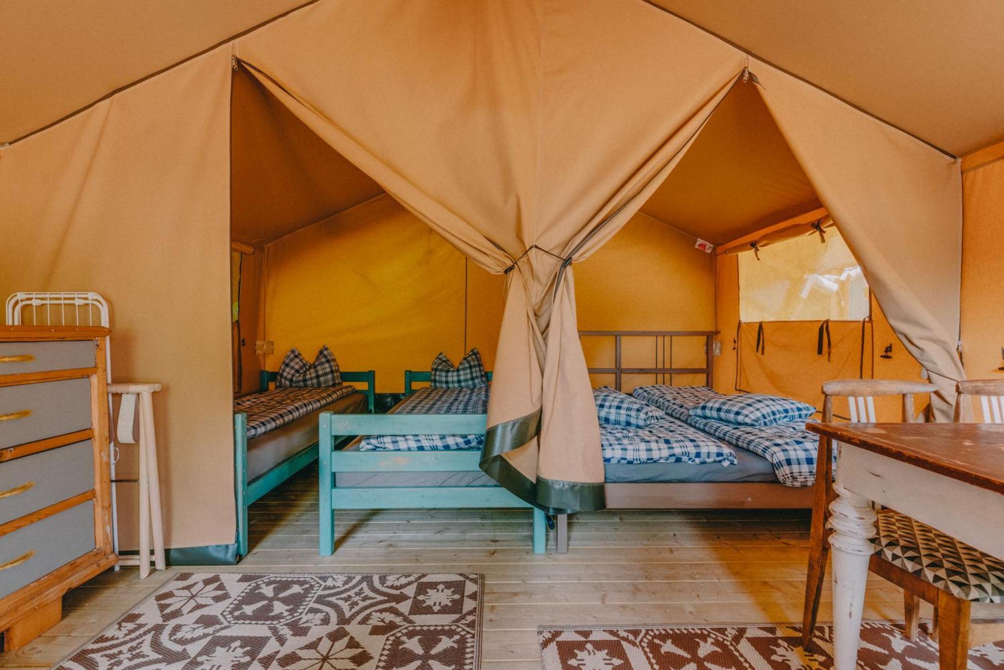 Rendes Glamping Hotel Balatonrendes Ngoại thất bức ảnh