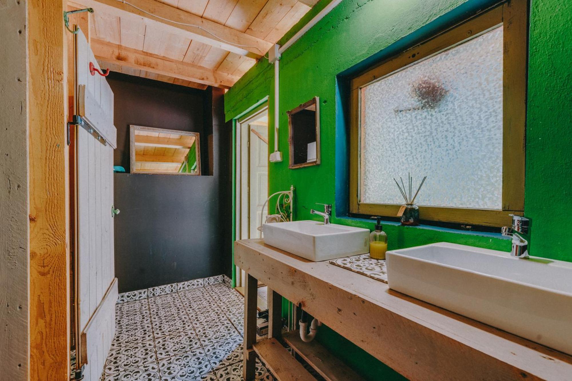 Rendes Glamping Hotel Balatonrendes Ngoại thất bức ảnh