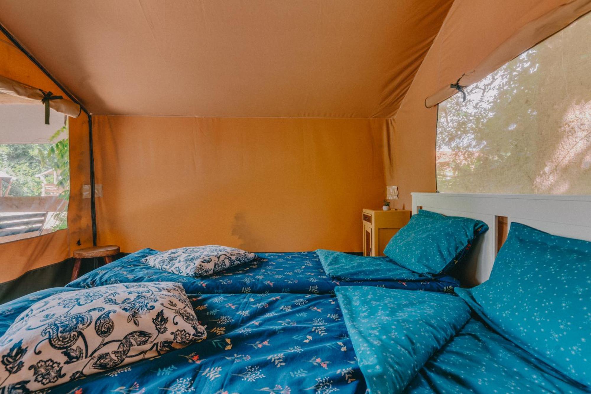 Rendes Glamping Hotel Balatonrendes Ngoại thất bức ảnh